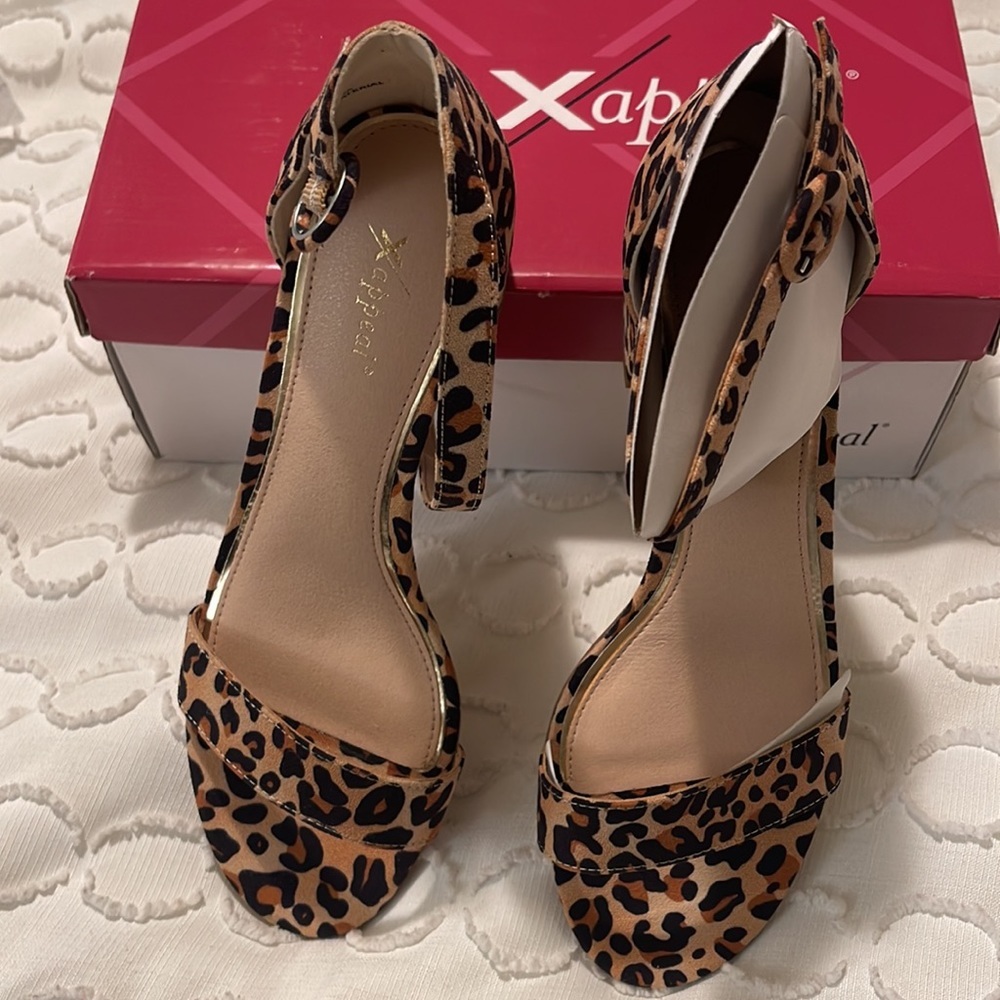 New with Box wedge animal print sandal size 8.5